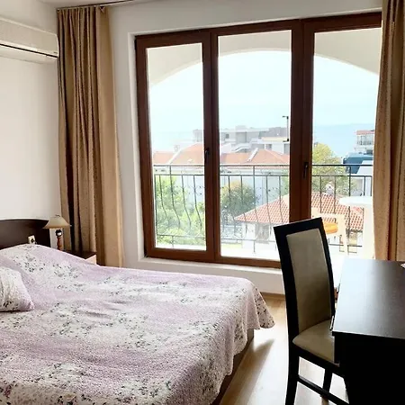Triumph Holiday Village - With Sea View Διαμέρισμα